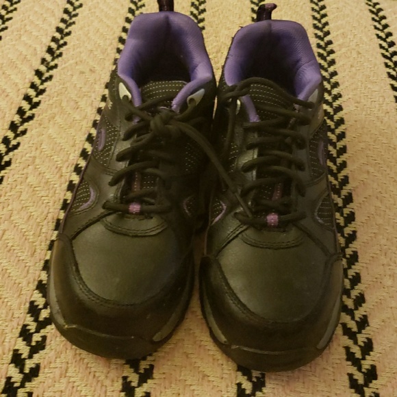 Shoes - Picture 2 of 3